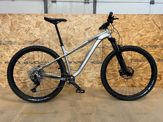 2022  Honzo - Large - Gloss Pewter | Ex Display